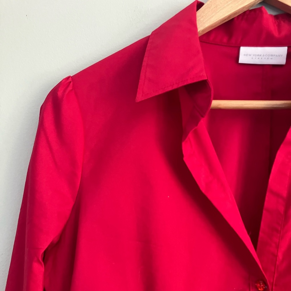 NEW YORK & CO. Red Ruched Long Sleeve Button Down Size M - Picture 2 of 10